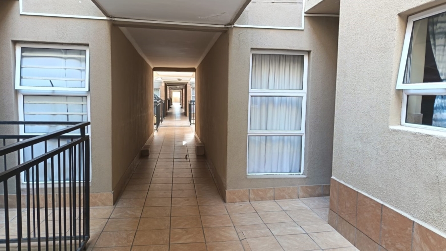 2 Bedroom Property for Sale in Whispering Pines Western Cape